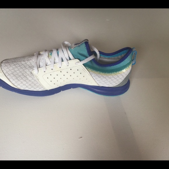 Reebok  White and Blue Lace Up Sneakers,Size 10. - Picture 2 of 10